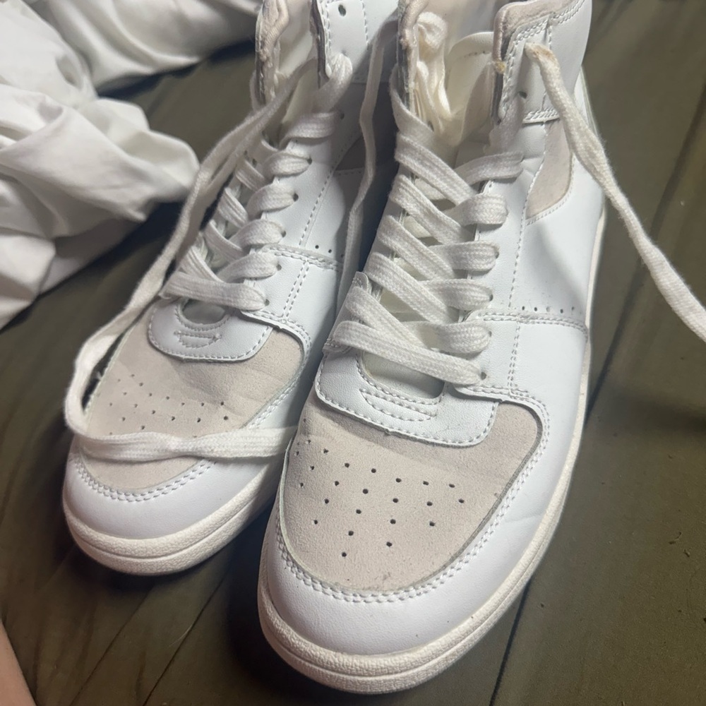 Universal Thread Women's White High-Top Sneakers - Picture 3 of 6